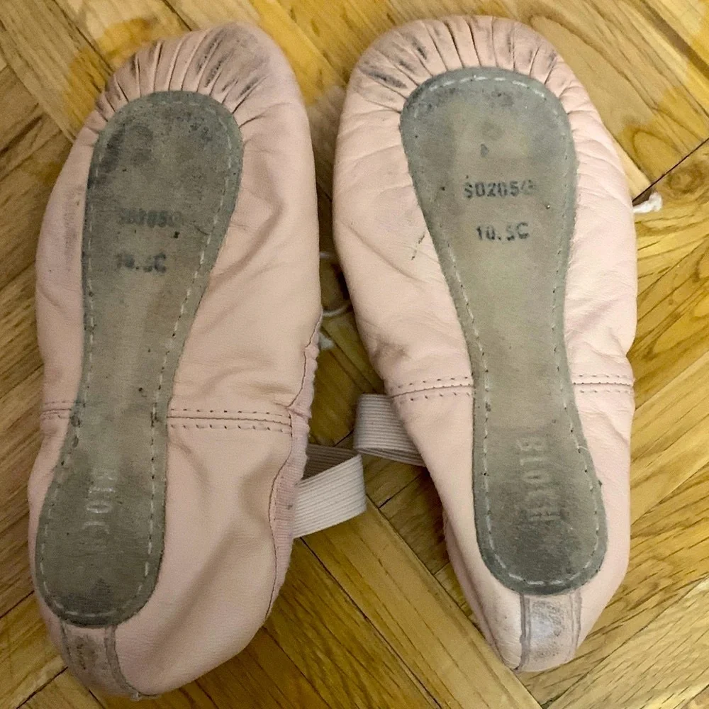 BLOCH Ballet Slippers w/ BOX - Child Size 10.5 Soft Pink Leather EUC